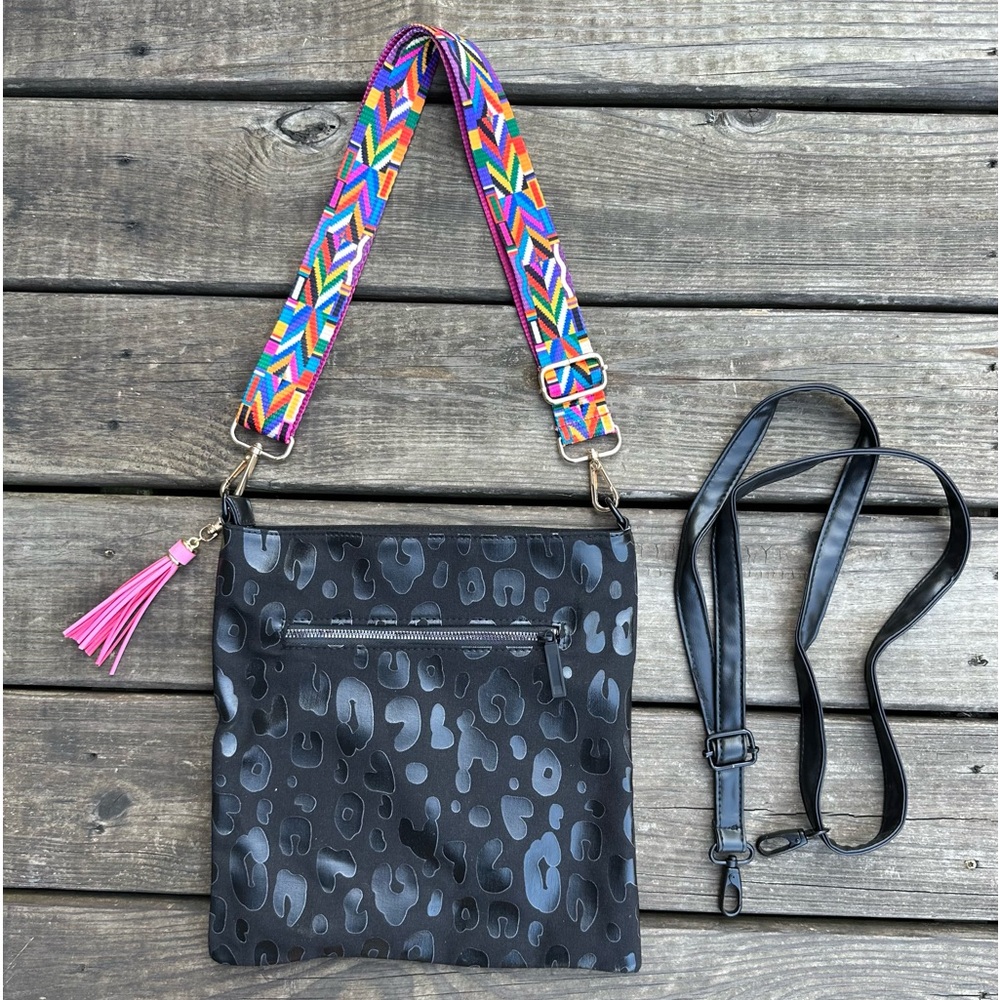 🩷NEW BLACK LEOPARD CROSSBODY BAG PURSE w/ TWO STRAPS & A PINK TASSEL CHARM🩷